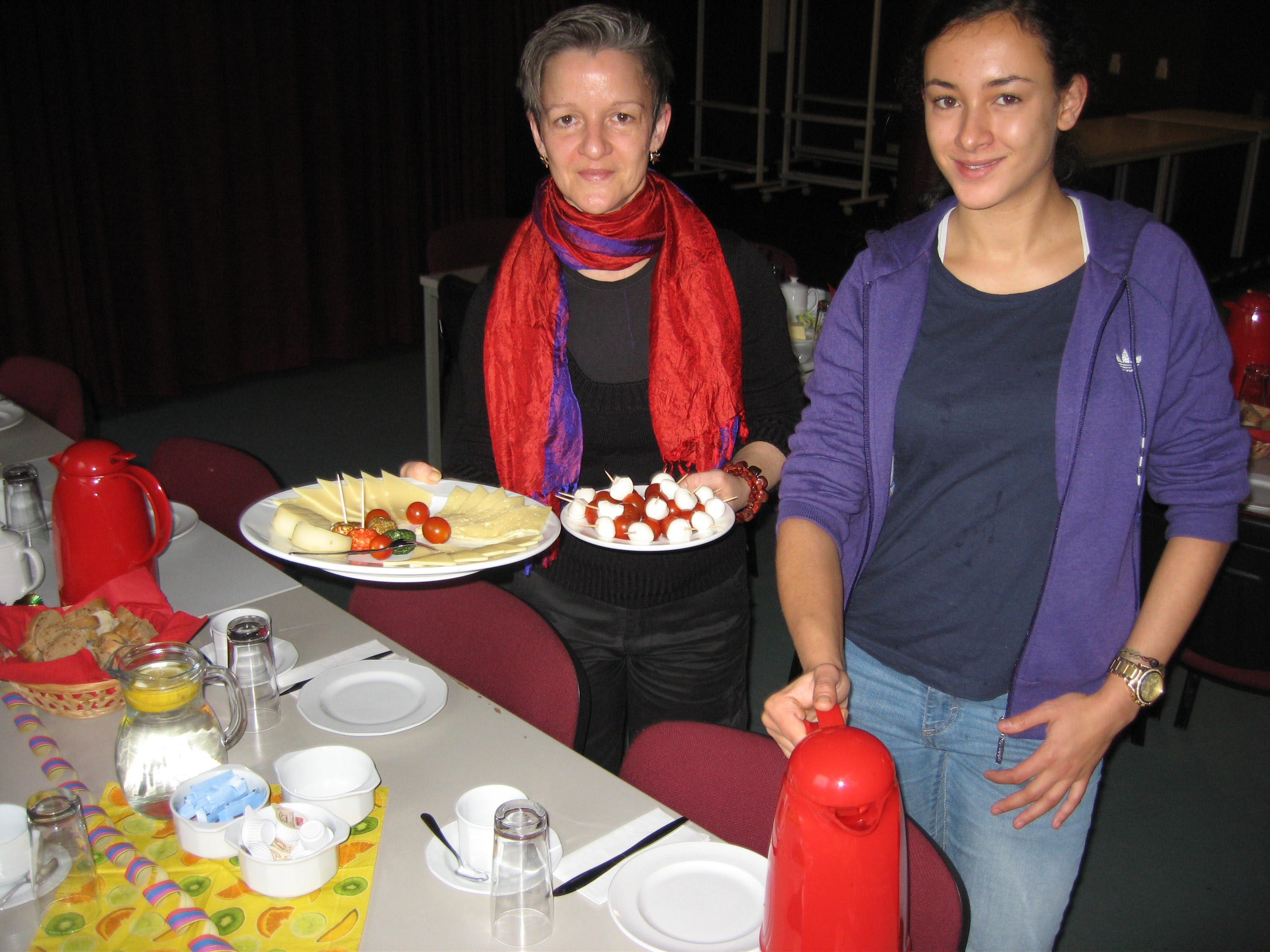 Frauenfrühstück - Tamina Kultus und Miriam Garcia (von links) ksch-Foto