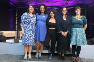 Dr. Jessica Bock (rechts) mit den Diskutantinnen der Podiumsdiskusionen