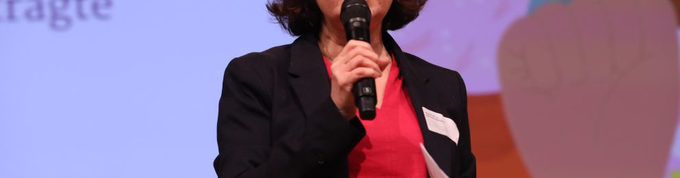 Abschied der ehemaligen Landesgleichstellungsbeauftragten Manuela Dörnenburg – Danke! Abschied der ehemaligen Landesgleichstellungsbeauftragten Manuela Dörnenburg – Danke!